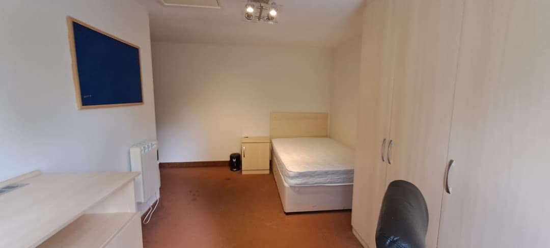 1 Bed Flat gallery image 5